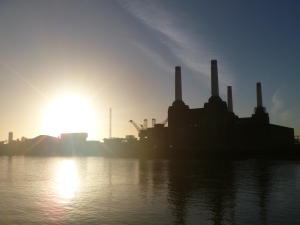 Battersea Power Station looking pretty dapper at dawn